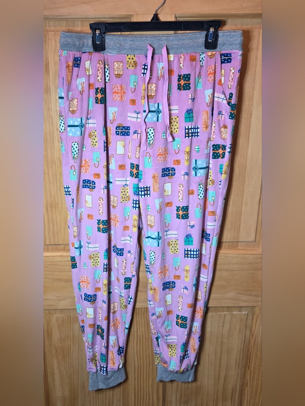 Cuddl Duds Wrapped Presents PJ Pants. Super Soft. Size Large Jogger